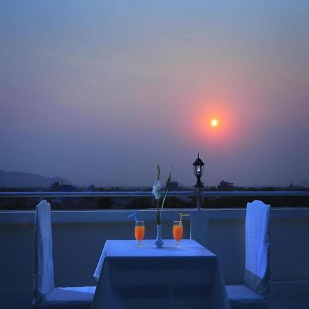 King & Queen Hotel Monywa Bagian luar foto
