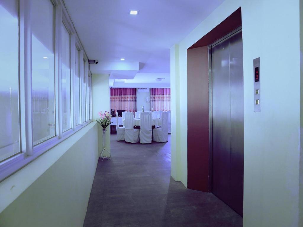 King & Queen Hotel Monywa Bagian luar foto