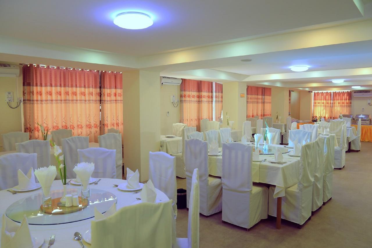 King & Queen Hotel Monywa Bagian luar foto