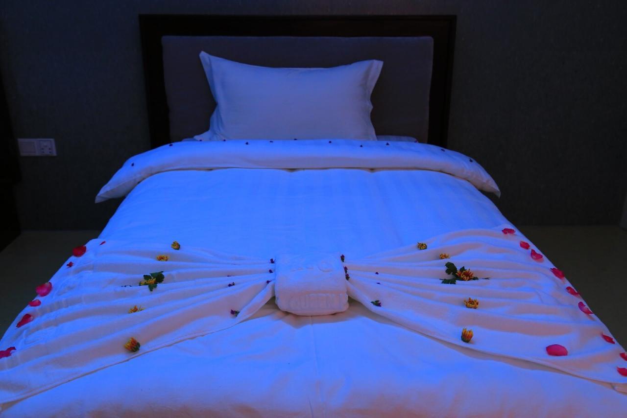 King & Queen Hotel Monywa Bagian luar foto