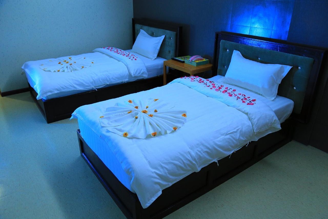 King & Queen Hotel Monywa Bagian luar foto